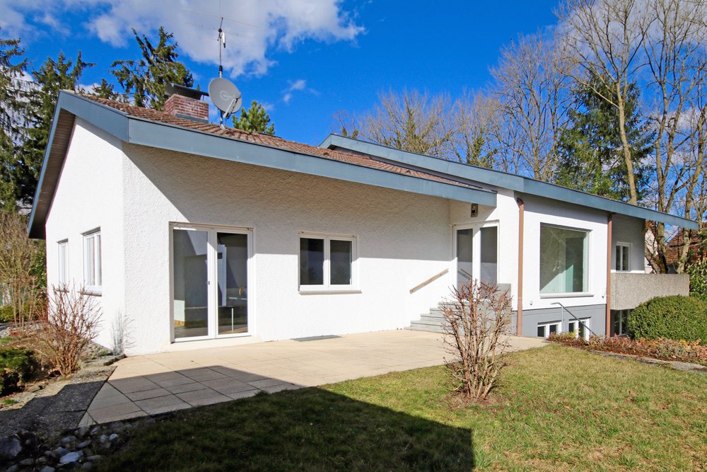 Foto Einfamilienhaus in Ri�tissen