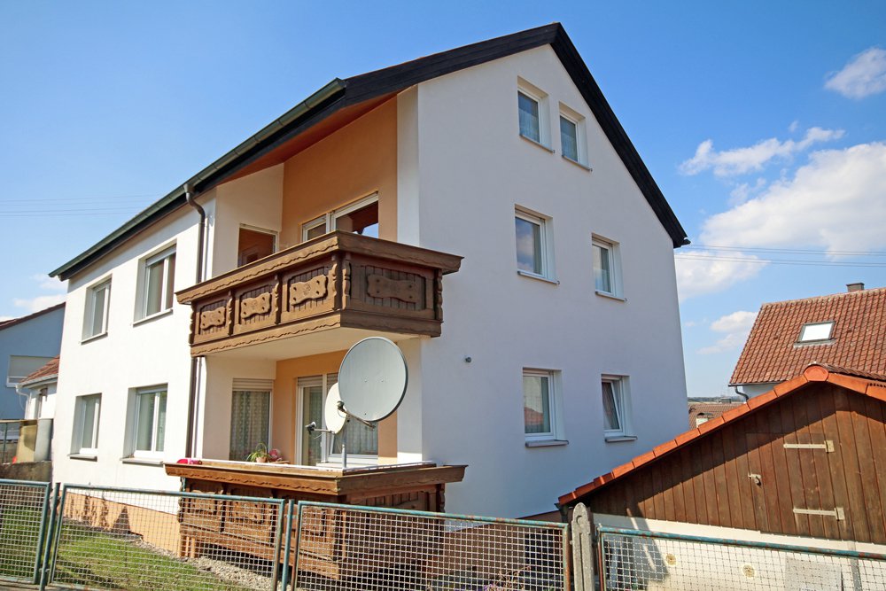 Foto Zweifamilien-Doppelhaush�lfte in Erbach
