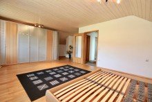 DG Schlafzimmer Zweifamilienhaus mit gro�er Garagenhalle in traumhafter Naturlage