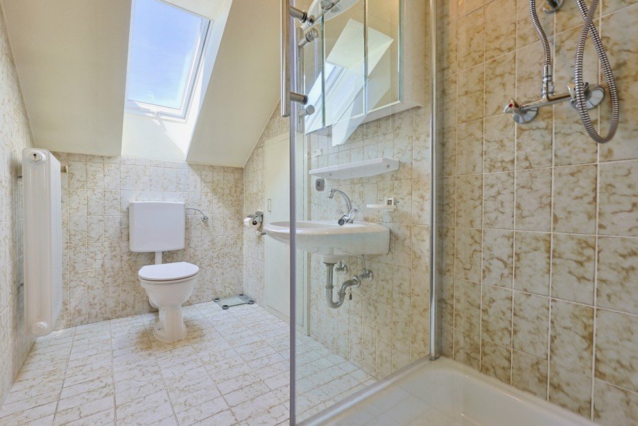 Tageslichtbad im DG Reihenmittelhaus Neu-Ulm