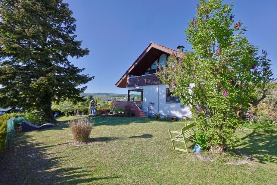 gro�z�giger Garten mit Weitblick Einfamilienhaus Erbach