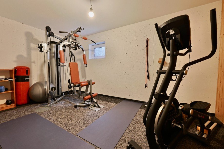 Fitnessraum im UG - kann gerne �bernommen werden Reiheneckhaus Erbach