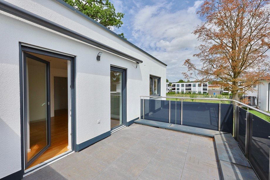 Sonnenbalkon mit Markise Doppelhaush�lfte Illertissen