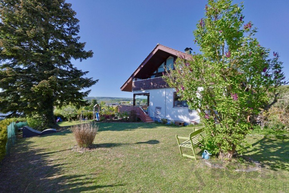 gro�z�giger Garten mit Weitblick Einfamilienhaus Erbach