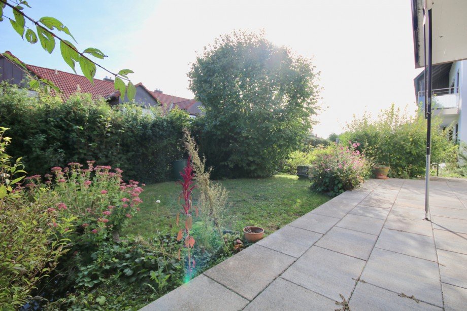 Terrasse und Garten Doppelhaush�lfte Elchingen
