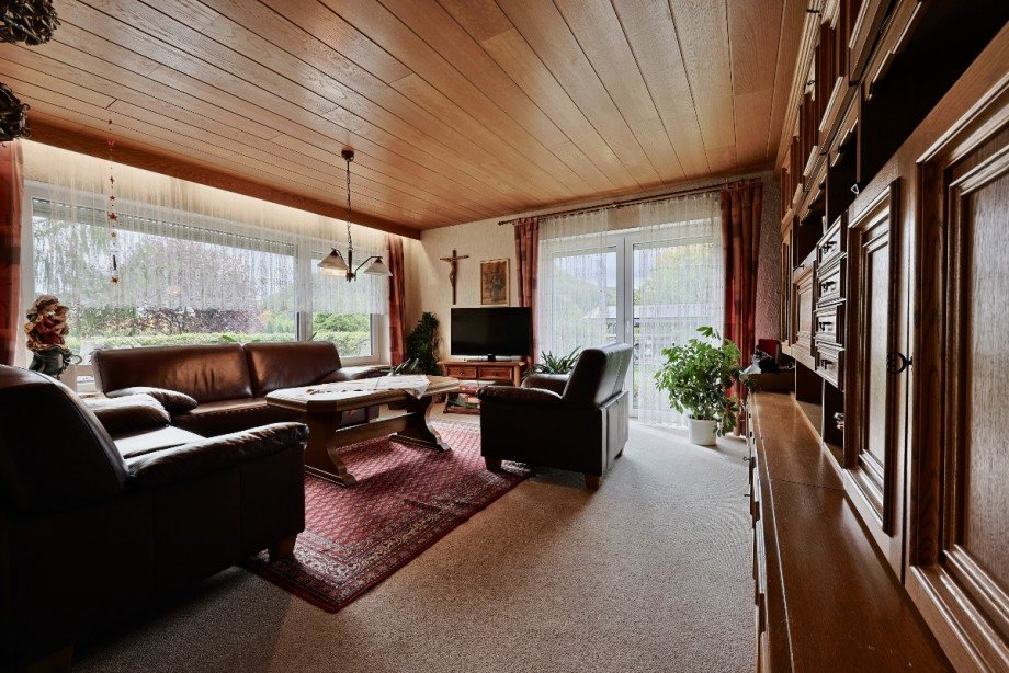Wohnzimmer im EG Zweifamilienhaus Schelklingen