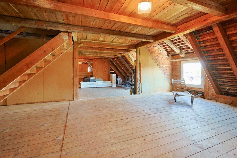 Dachboden �ber beide Seiten Einfamilienhaus Erbach