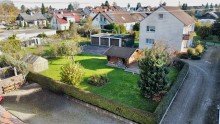 zwei Grundst�cke Massives Zweifamilienhaus im Herzen von Erbach/Dellmensingen mit 2 Grundst�cken.