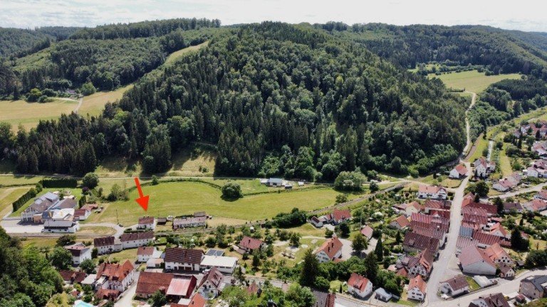 Drohenaufnahme Schelklingen/Hu Schelklingen Einfamilienhaus �lteres Einfamilienhaus in herrlicher Ortsrandlage von Schelklingen/H�tten