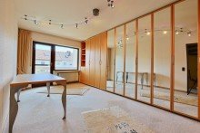 Zimmer im OG Gro�z�giges Reihenhaus inklusive Garage in beliebter Lage von Neu-Ulm/Pfuhl