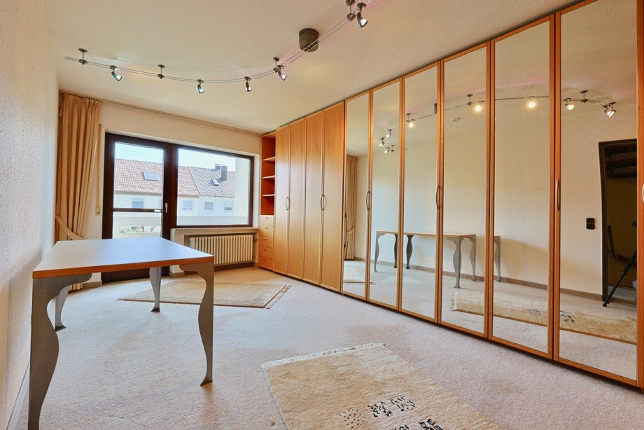 Zimmer im OG Reihenmittelhaus Neu-Ulm