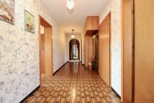 OG Diele Zweifamilienhaus mit gro�er Garagenhalle in traumhafter Naturlage