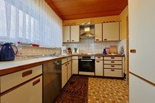 K�che Wohnung OG Massives Zweifamilienhaus im Herzen von Erbach/Dellmensingen mit 2 Grundst�cken.