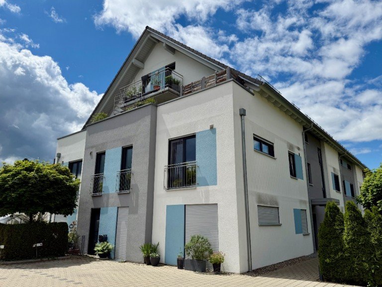 Au�enansicht Pfaffenhofen an der Roth Etagenwohnung Immobilienjuwel in Pfaffenhofen: Top-Zustand, ruhige Lage, viel Sonne