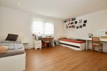 Zimmer OG Gro�z�gige, sanierte Doppelhaush�lfte f�r die ganze Familie