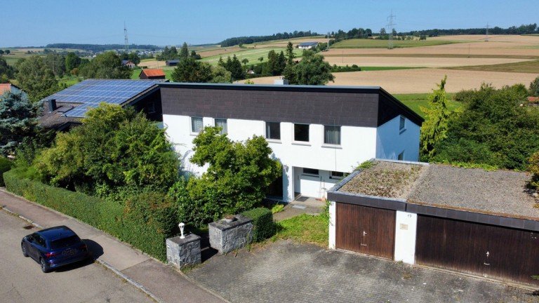 Au�enansicht Erbach Einfamilienhaus Gro�z�giges EFH mit ELW in gesuchter Lage mit herrlichem Blick in die Natur