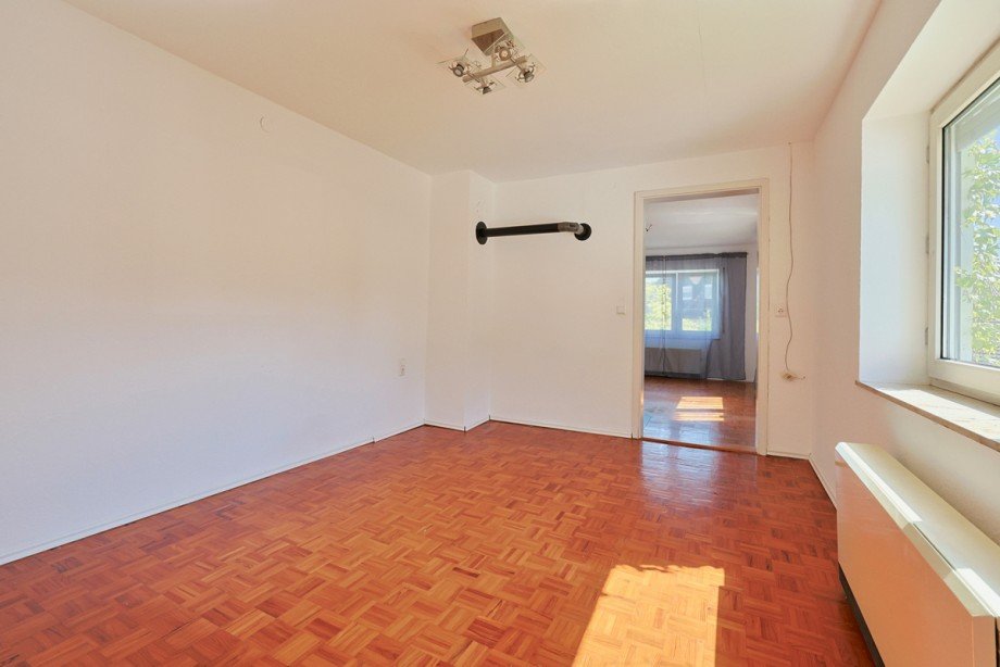 DHH links - OG Einfamilienhaus Erbach