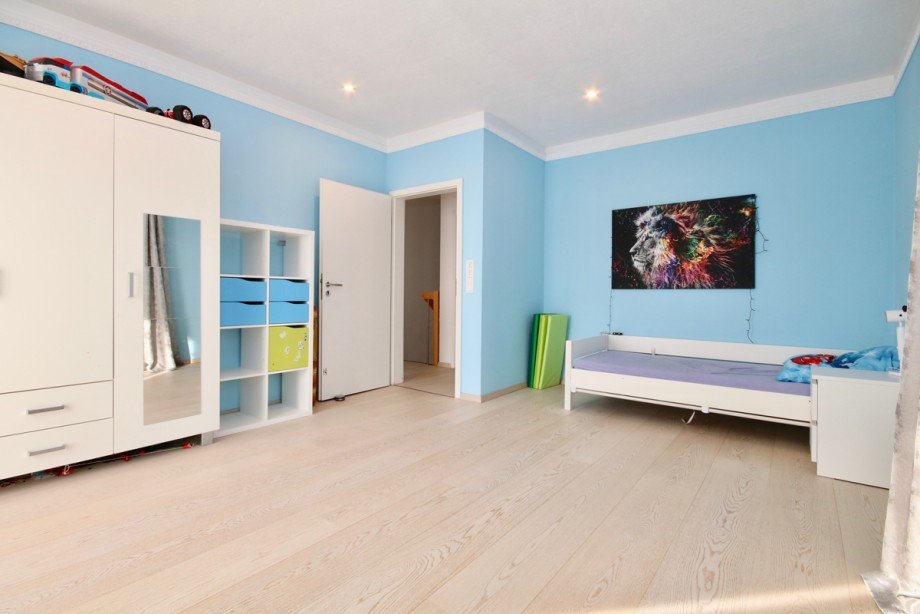 Zimmer mit Balkon im OG Einfamilienhaus V�hringen