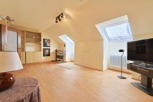 Zimmer im DG Gro�z�giges Reihenhaus inklusive Garage in beliebter Lage von Neu-Ulm/Pfuhl