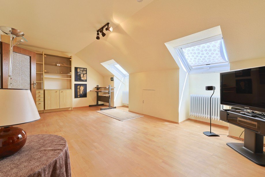 Zimmer im DG Reihenmittelhaus Neu-Ulm