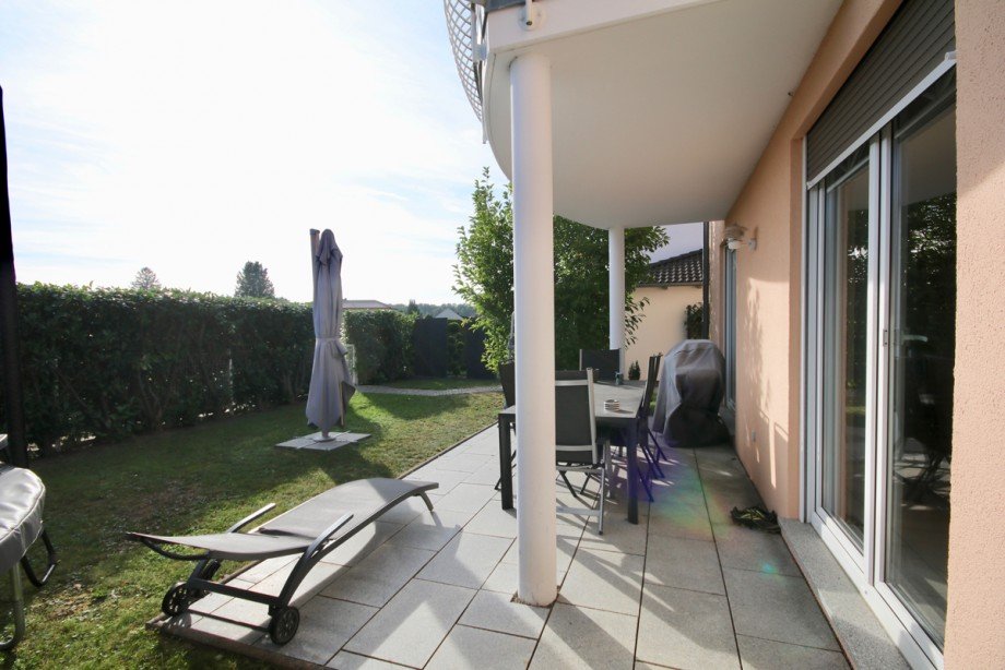 Sonnenterrasse mit Garten Einfamilienhaus V�hringen