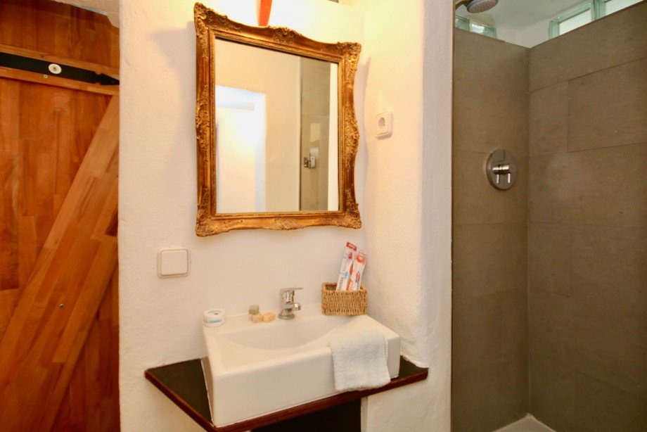 Bad UG Doppelhaush�lfte Erbach