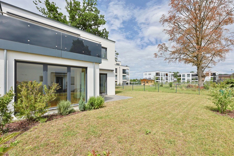 gro�es Gartengrundst�ck Doppelhaush�lfte Illertissen