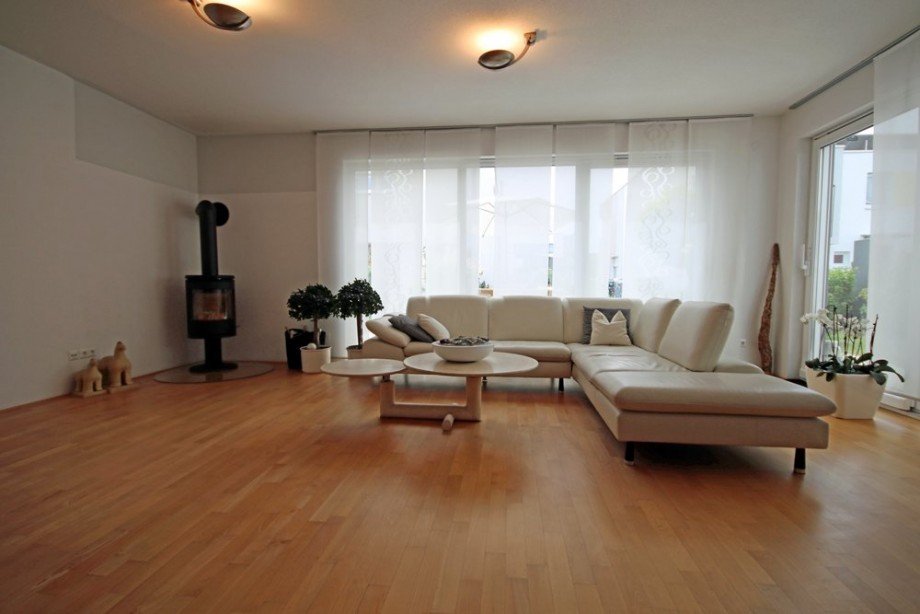 lichtdurchfluteter Wohnbereich Einfamilienhaus Neu-Ulm