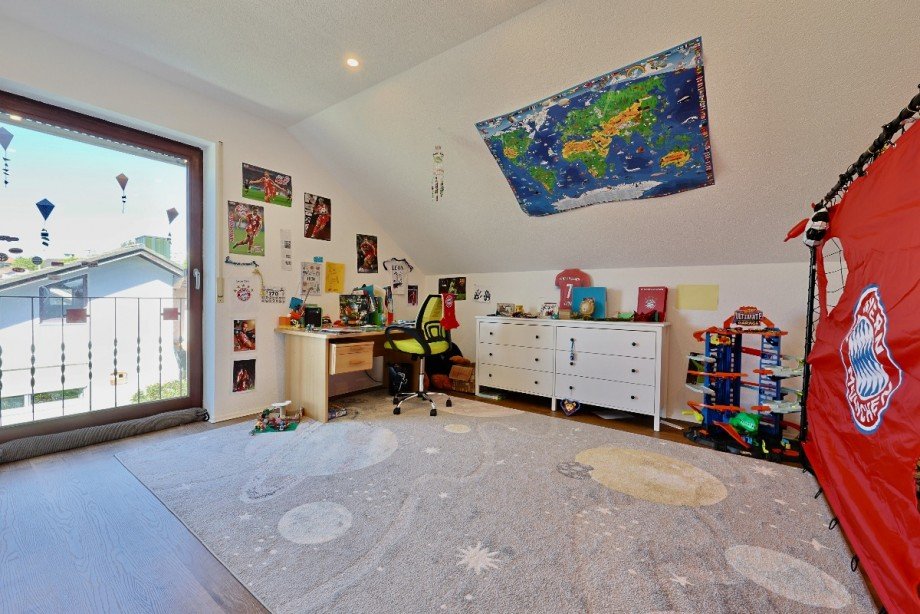 gro�z�gige Kinderzimmer im DG - Spielbereich Einfamilienhaus Erbach
