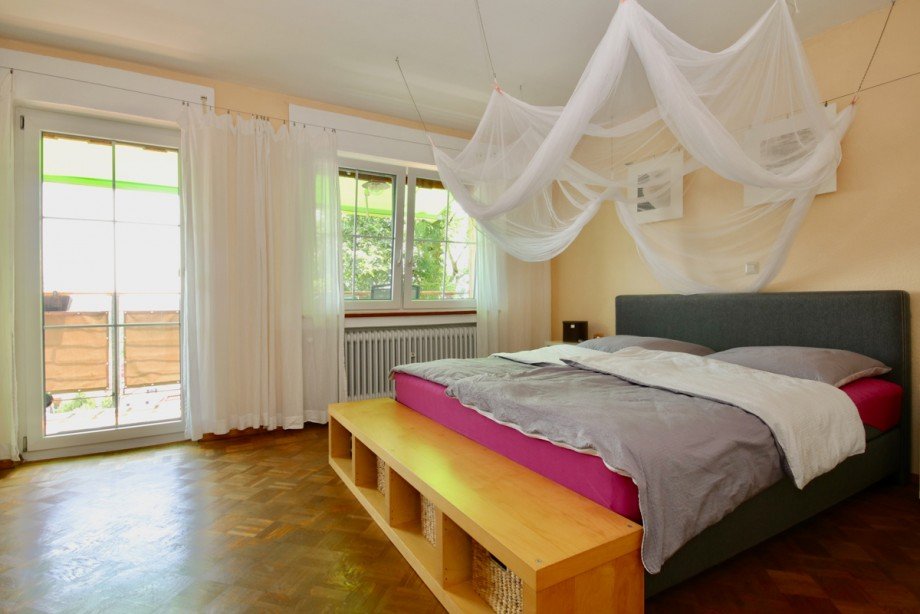 Schlafzimmer Doppelhaush�lfte Erbach