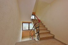 Treppenhaus Gepflegtes Dreifamilienhaus zur Kapitalanlage oder Selbstbezug in Erbach/Dellmensingen