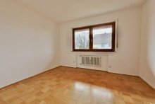 Wohnung OG Gepflegtes Dreifamilienhaus zur Kapitalanlage oder Selbstbezug in Erbach/Dellmensingen