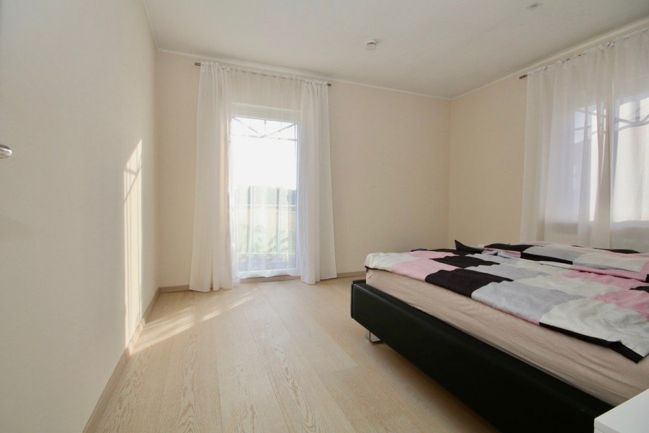 Zimmer mit Balkon im OG Einfamilienhaus V�hringen