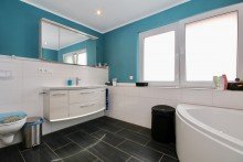 Badezimmer OG Gro�z�gige, sanierte Doppelhaush�lfte f�r die ganze Familie