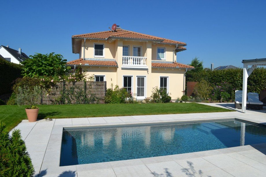 Au�enansicht mit Pool Einfamilienhaus Nerenstetten