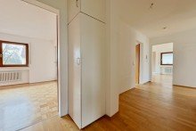 Wohnung OG Gepflegtes Dreifamilienhaus zur Kapitalanlage oder Selbstbezug in Erbach/Dellmensingen
