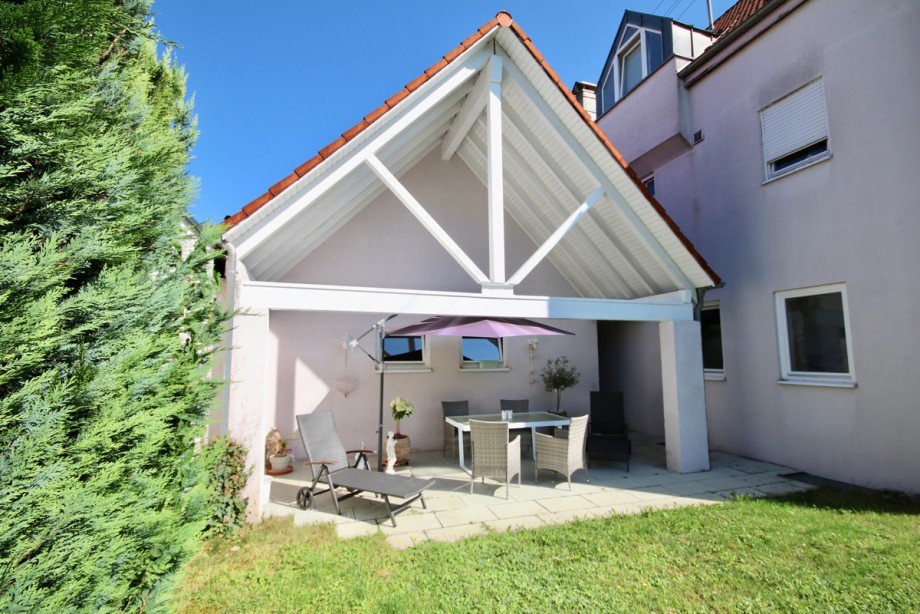 �berdachte Terrasse Mehrfamilienhaus Allmendingen