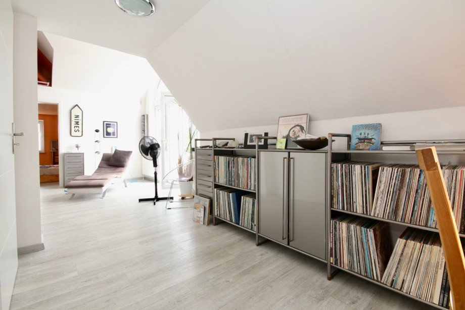 MFH Wohnung DG Mehrfamilienhaus V�hringen