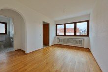 Wohnung OG Gepflegtes Dreifamilienhaus zur Kapitalanlage oder Selbstbezug in Erbach/Dellmensingen