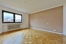 Wohnung OG Gepflegtes Dreifamilienhaus zur Kapitalanlage oder Selbstbezug in Erbach/Dellmensingen