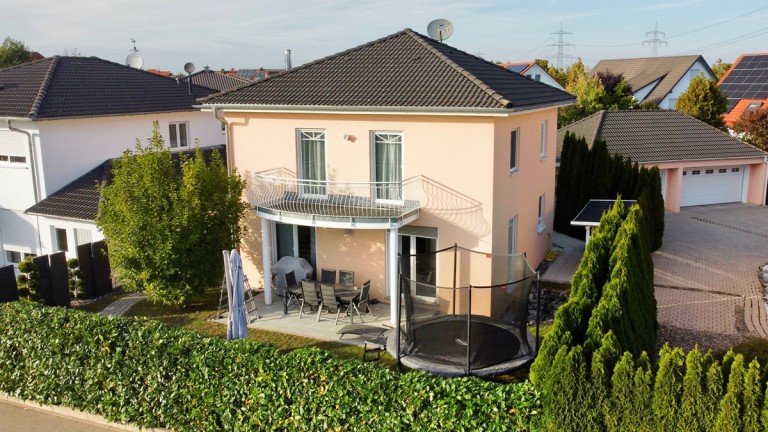 Au�enansicht V�hringen Einfamilienhaus Mediterranes Einfamilienhaus in sch�ner Ortsrandlage erwartet Sie