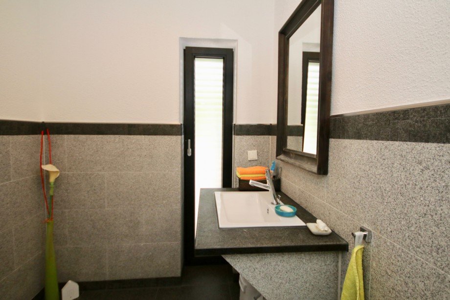 G�ste-WC Doppelhaush�lfte Ulm