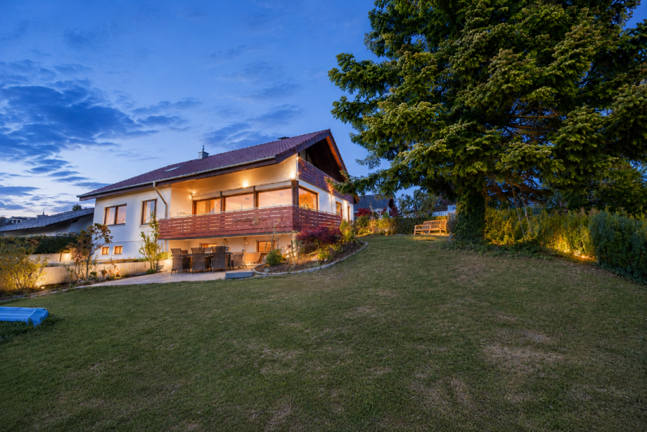 Unverbindliche kreative KI-Visualisierung, dienen ausschlie�lich der visuellen Inspiration Einfamilienhaus Erbach