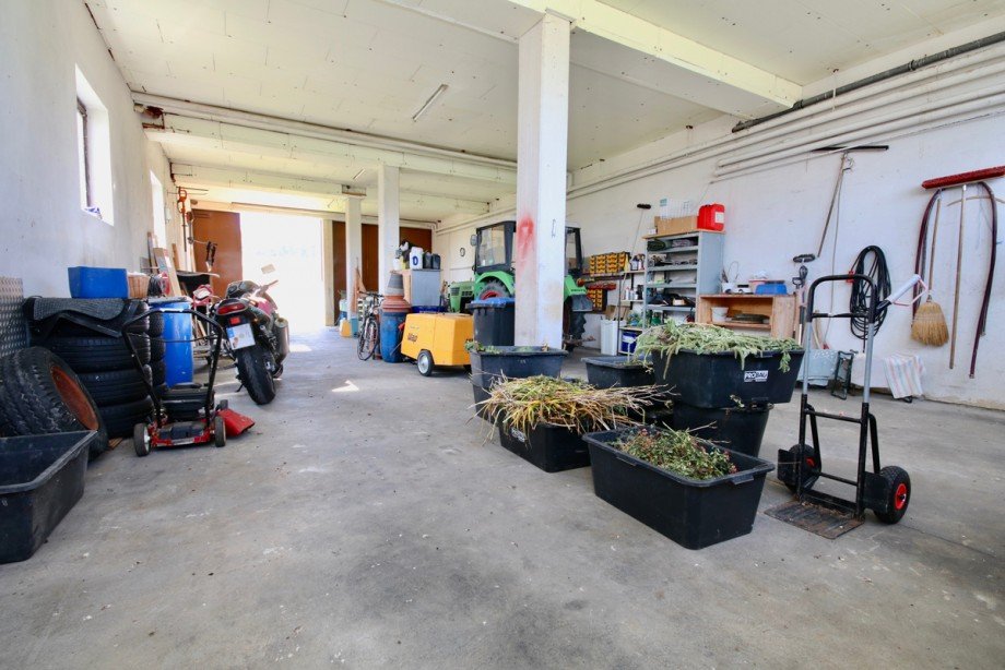 Erdgeschoss Garagenhalle/Werkstatt Zweifamilienhaus Blaubeuren