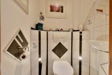 Toilette Gem�tliche Dachgeschosswohnung in ruhiger Lage
