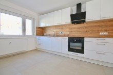 K�che inklusive nagelneuer EBK Sch�ne 2-Zimmerwohnung - 3-Zimmerwohnung m�glich!