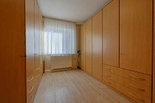 Zimmer Wohnung OG Massives Zweifamilienhaus im Herzen von Erbach/Dellmensingen mit 2 Grundst�cken.