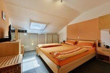 Schlafzimmer Gem�tliche Dachgeschosswohnung in ruhiger Lage