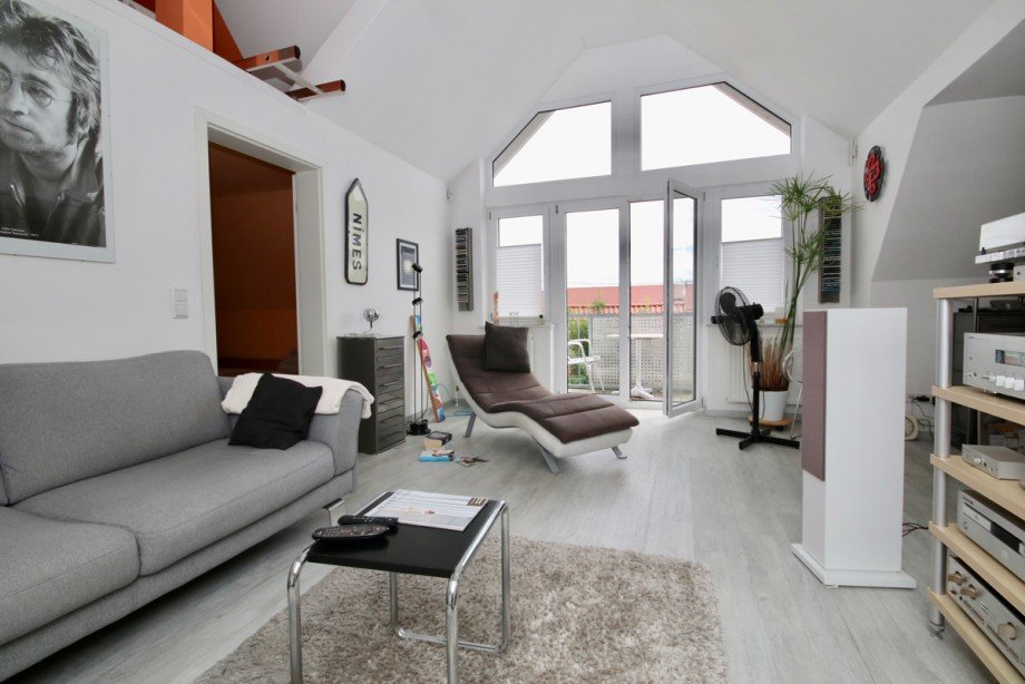 MFH Wohnung DG Mehrfamilienhaus V�hringen