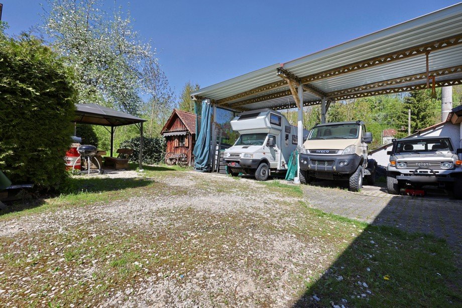 gro�er Carport Einfamilienhaus Erbach
